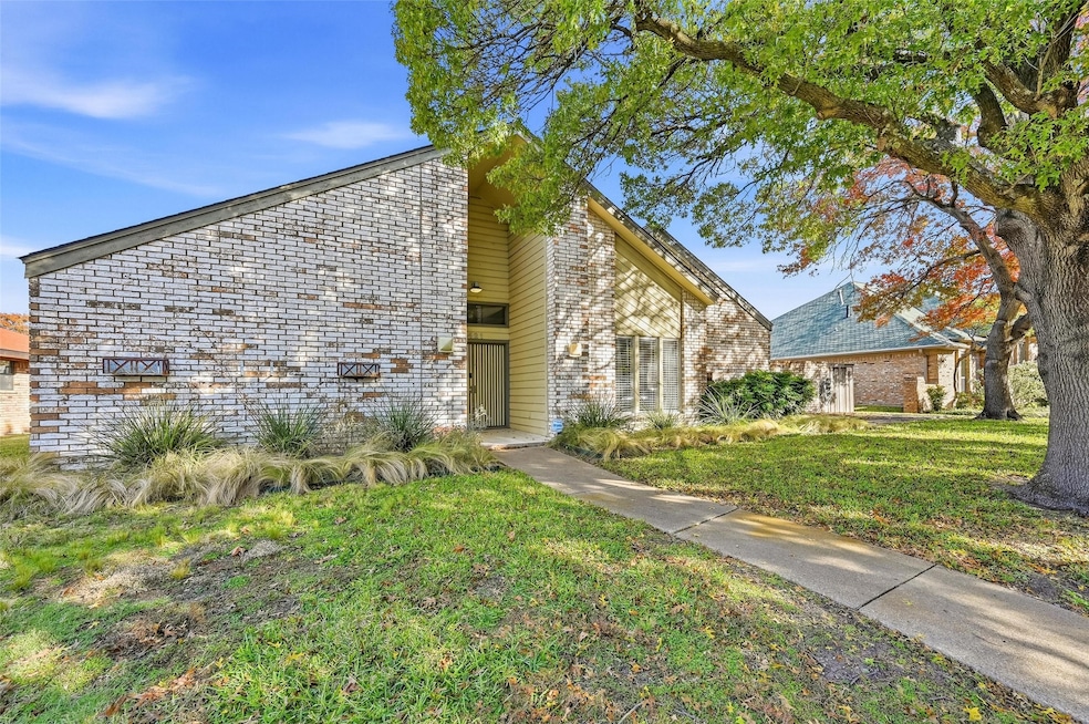 3421 Cross Bend Rd, Plano, TX 75023 - photo 1