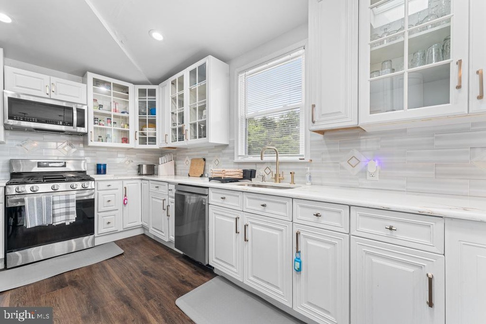 90 W Pitman St, Penns Grove, NJ 08069 - photo 1