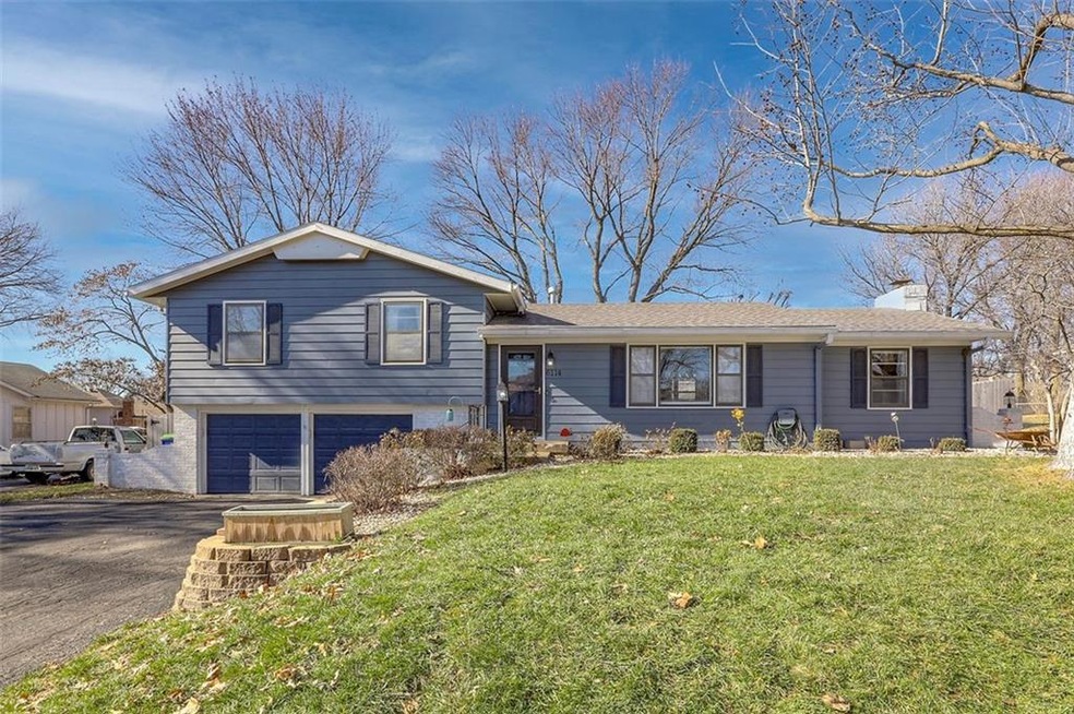 6114 Noland Rd, Shawnee, KS 66216 - photo 1