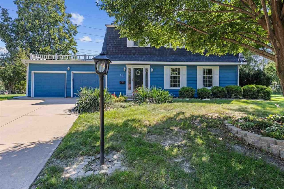 556 Mahaska Ct, Iowa City, IA 52246 - photo 1