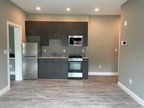 177 Shirley Ave unit 403, Revere, MA 02151 - photo 1