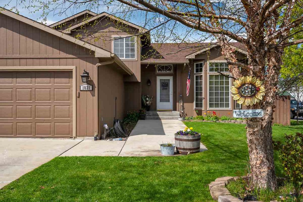 1021 N Stanley St, Medical Lake, WA 99022 - photo 1