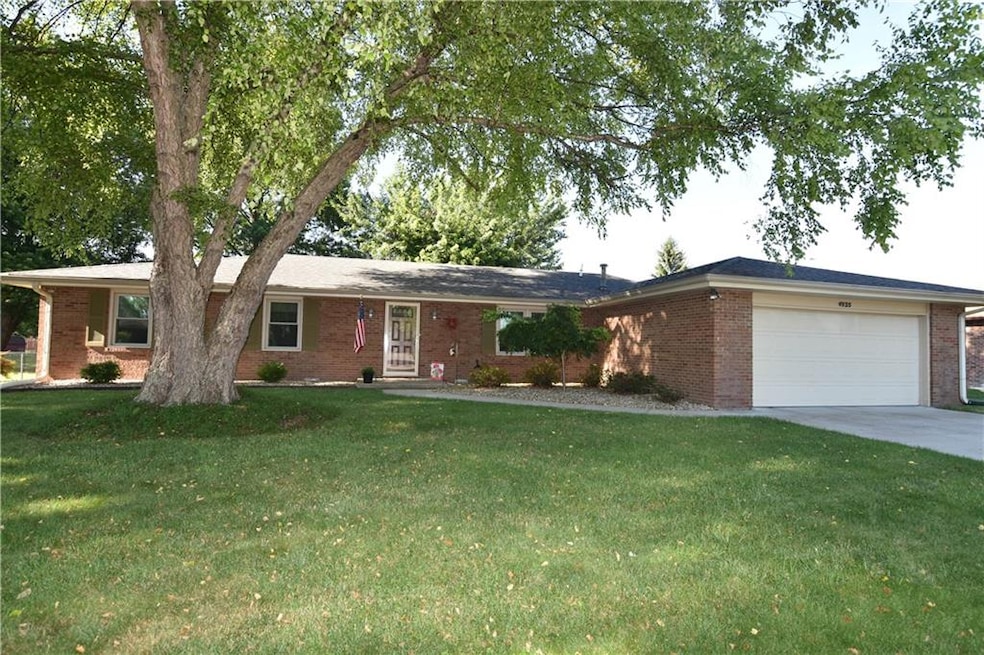 4935 Woodcrest Dr, Columbus, IN 47203 - photo 1