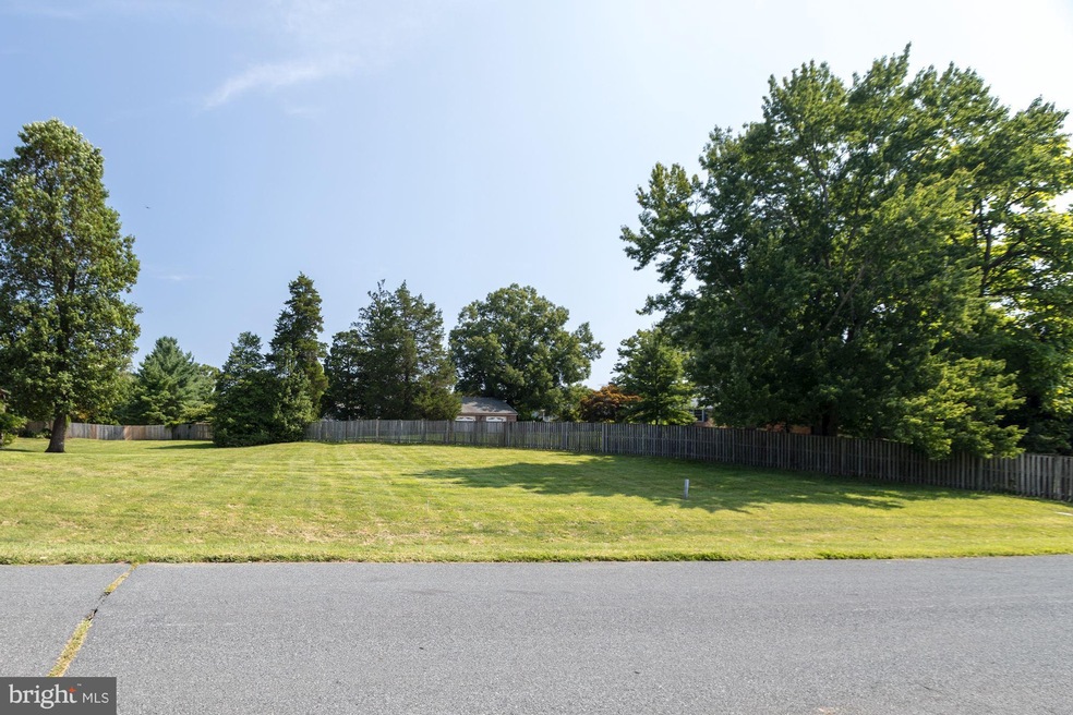 9209 Winterset Dr, Rockville, MD 20854 - photo 1