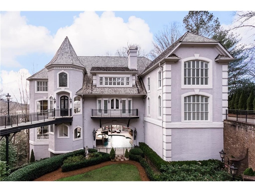 Lovely 5/7/2 European estate with six finished lev