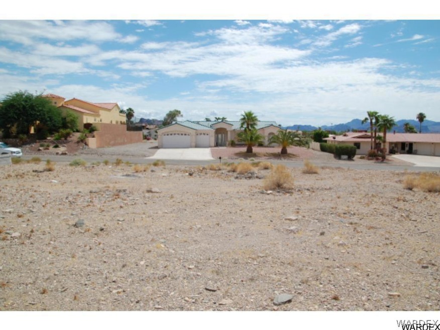 Large Lot  near Golf Course