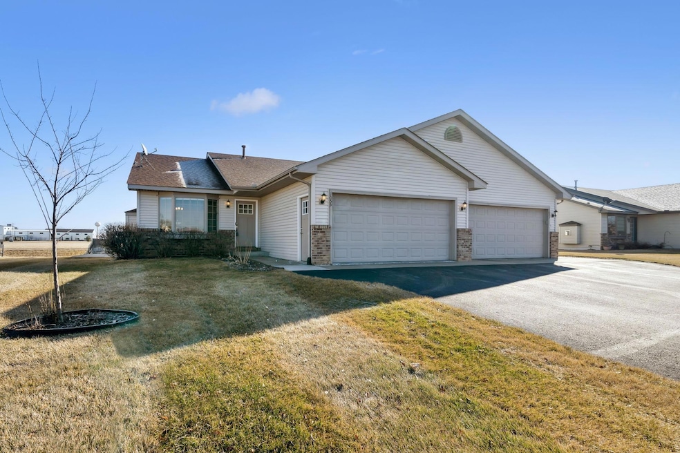 Welcome to 1055 Tamarack Place