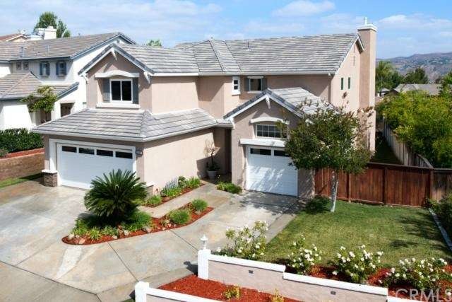 Welcome home to 8835 E Crestview Lane!  This home 