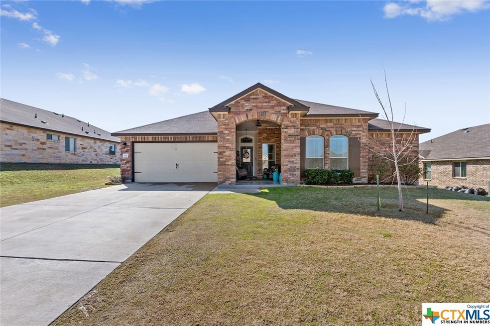 307 Trey, Troy, TX 76579 - photo 1