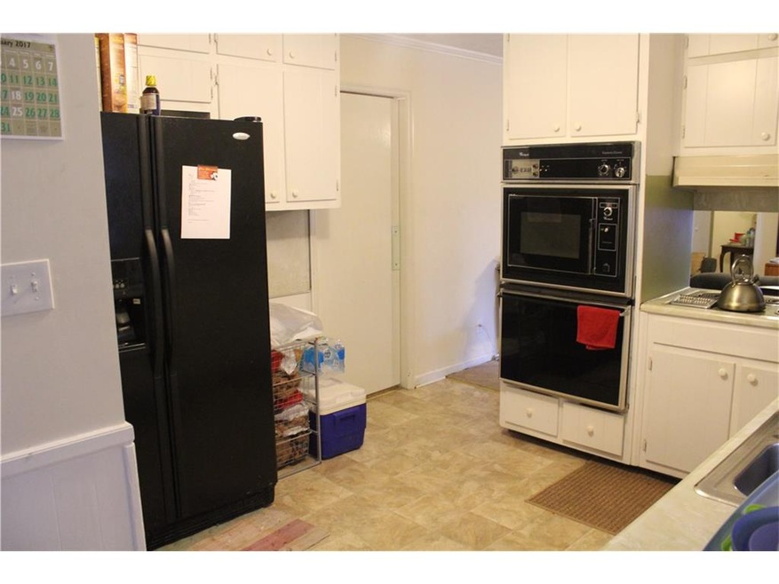 426 Castleaire Dr SW, Stone Mountain, GA 30087 - photo 1