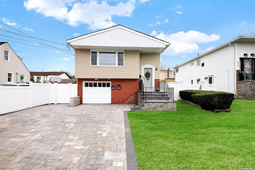 Sold $560,000 • Co-Listing Agent