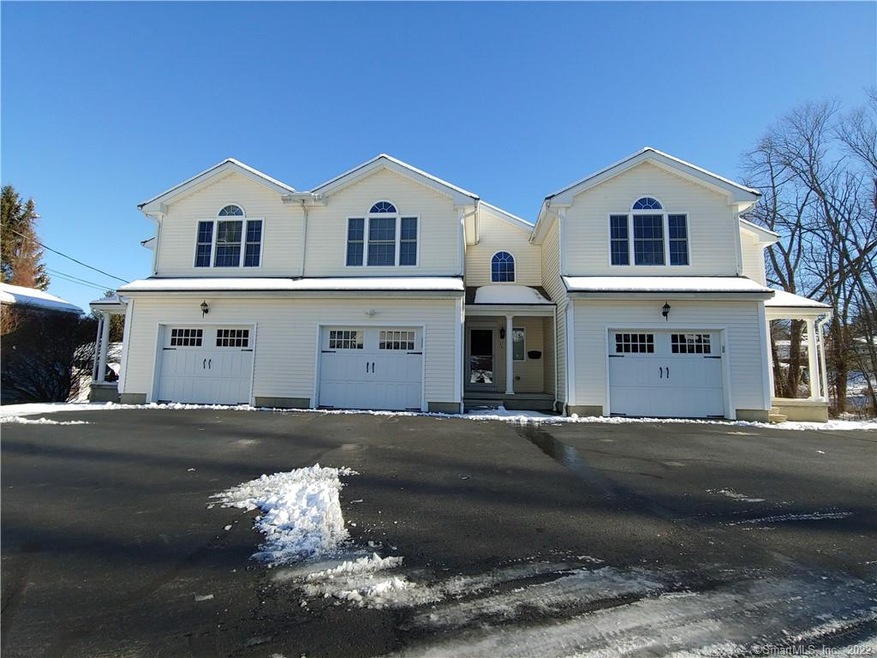 27 Russell Ave unit B, Oakville, CT 06779 - photo 1