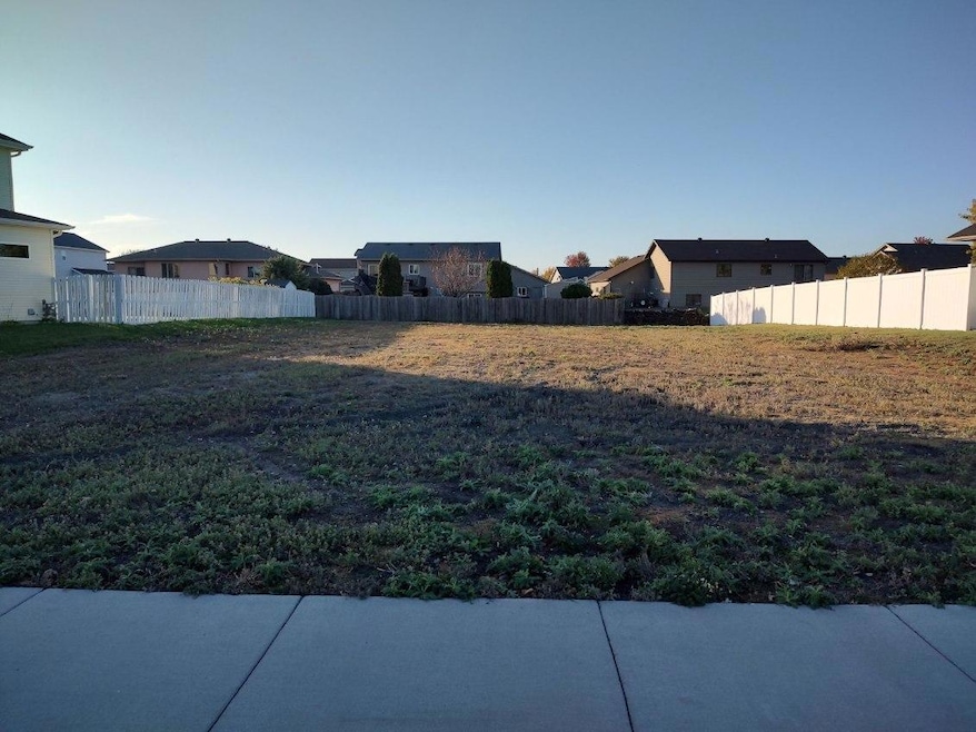 4795 Woodhaven Dr S, Fargo, ND 58104 - photo 1