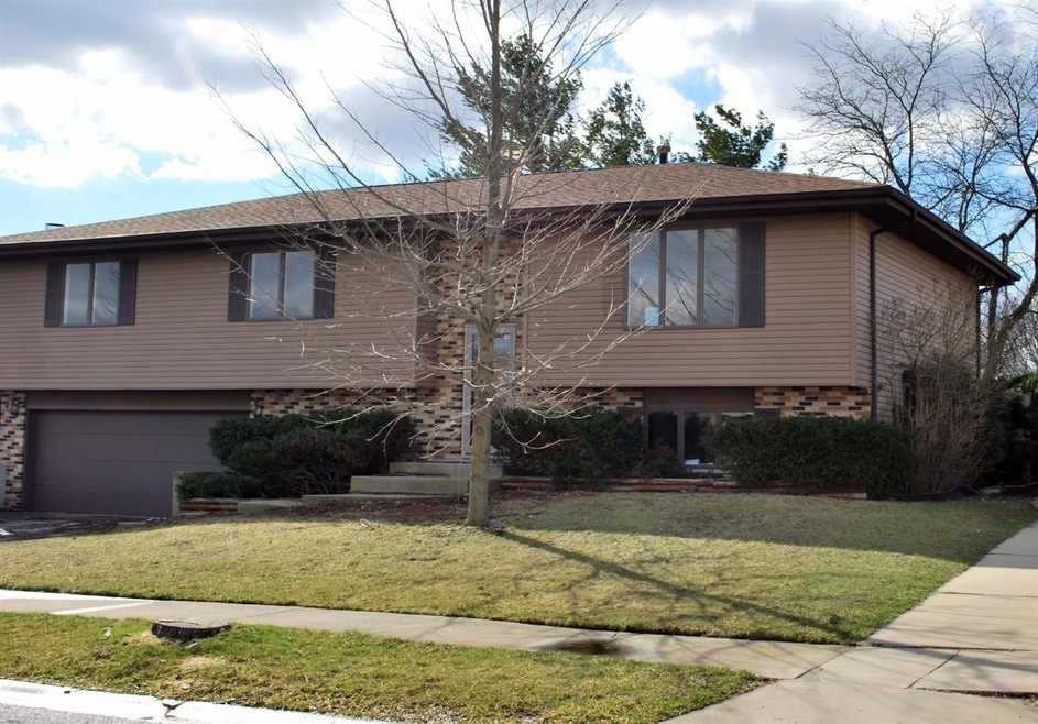 1515 Painted Leaf Dr, Crown Point, IN 46307 - photo 1