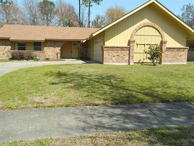 210 Canberra Ct, Slidell, LA 70458 - photo 1