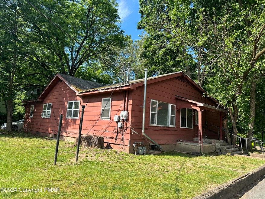 52 Garden St, Stroudsburg, PA 18360 - photo 1