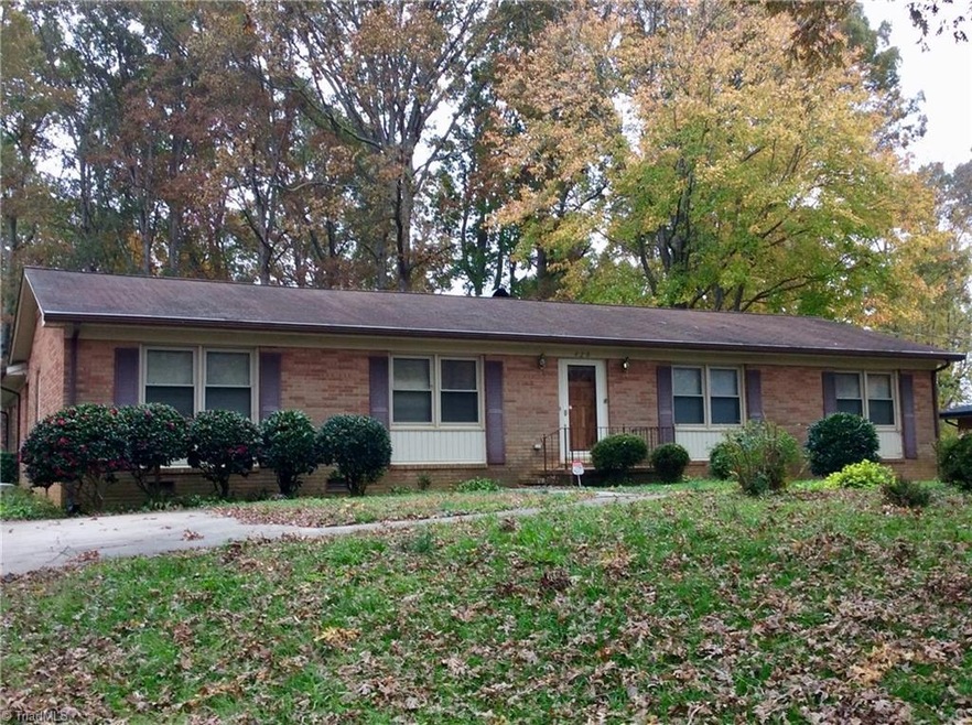 420 Clearview Dr, Asheboro, NC 27205 - photo 1