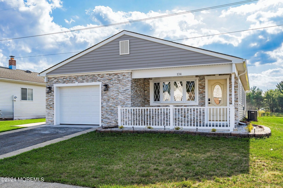 134 Torrey Pines Dr, Toms River, NJ 08757 - photo 1