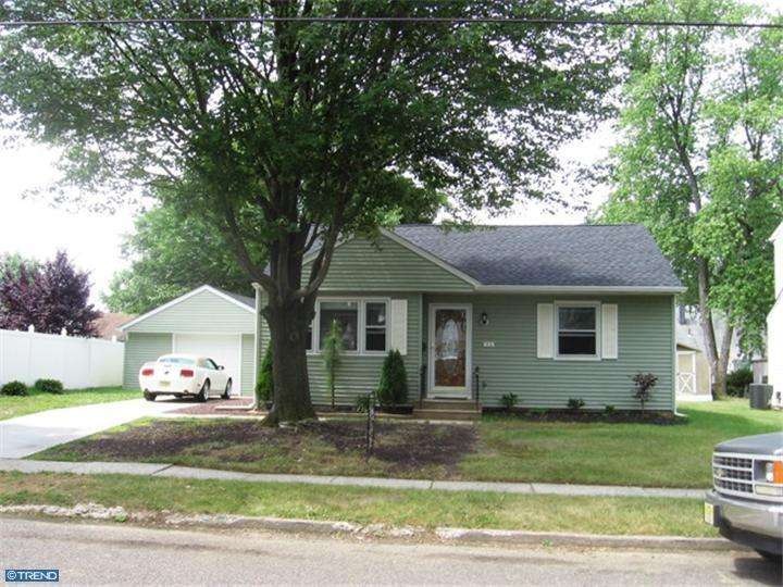 34 Farnsworth Ave, Maple Shade, NJ 08052 - photo 1