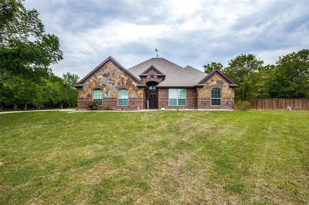 329 Cedar Springs Ln, Weatherford, TX 76087 - photo 1