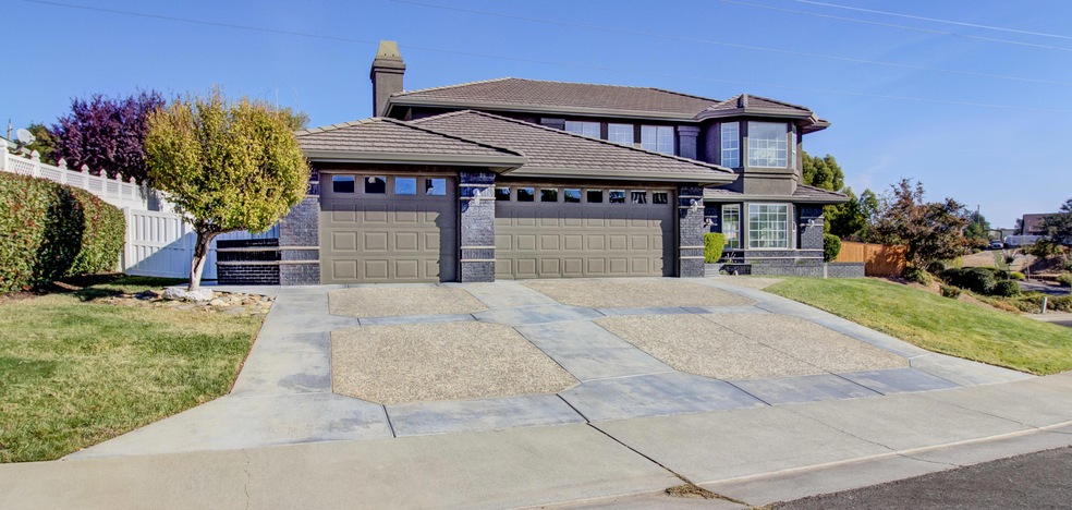 985 River Bend