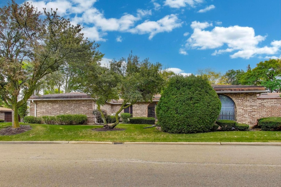 2545 Salceda Dr unit 5B2545S, Northbrook, IL 60062 - photo 1