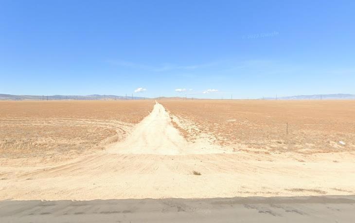 0 Vic Avenue F8 115 Stw unit 23001568, Lancaster, CA 93536 - photo 1