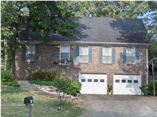 1 1/2 Story Brick front and vinyl siding