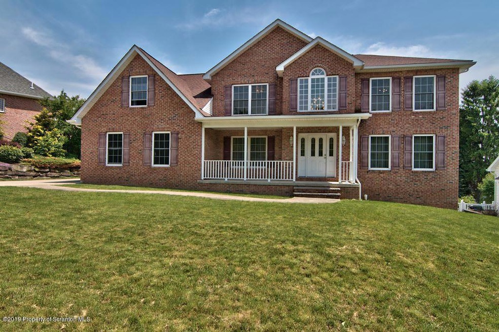 527 Wedge Dr, Scranton, PA 18519 - photo 1