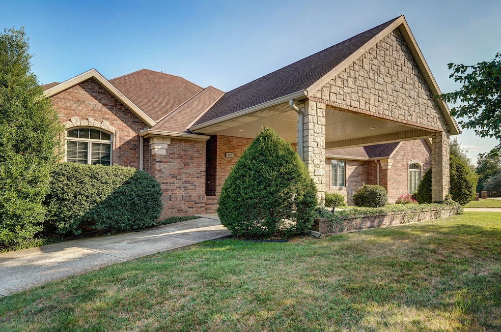 4217 Rolling Hills Dr, Nixa, MO 65714 - photo 1