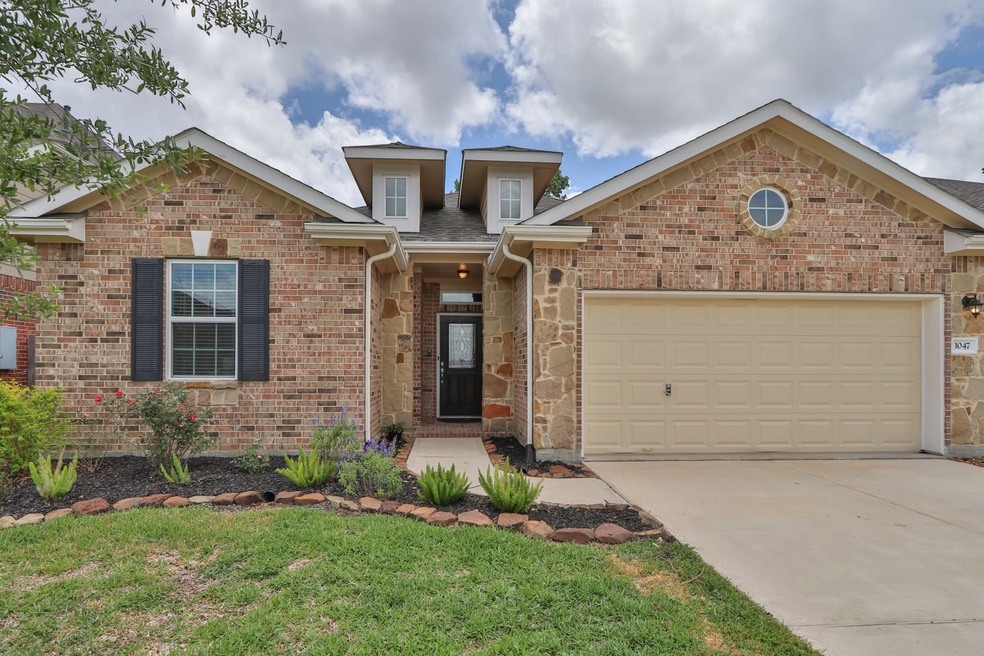 1047 Cash St, Alvin, TX 77511 - photo 1