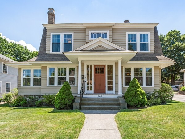 964 Pleasant St, Worcester, MA 01602 - photo 1