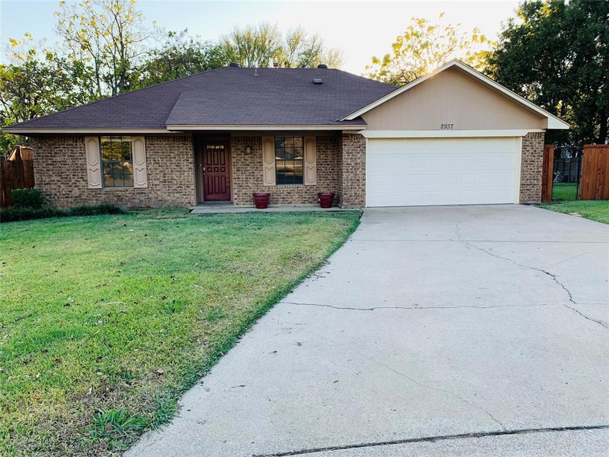 2937 Panhandle Dr, Grapevine, TX 76051 - photo 1