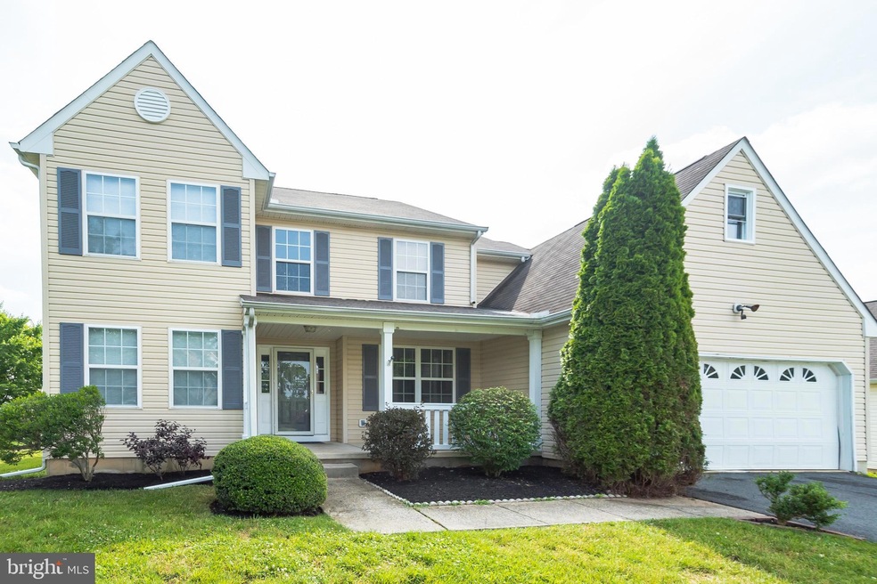 126 W Flagstone Dr, Newark, DE 19702 - photo 1