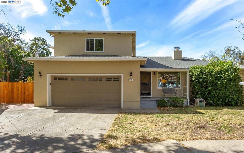 RARE 6 Bedroom home in  desirable Cul-De-Sac!