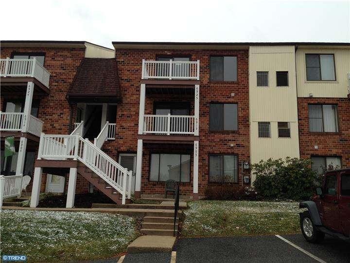 6925 Hilltop Dr unit 925, Brookhaven, PA 19015 - photo 1