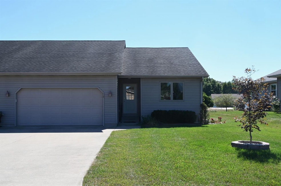 118 Lynn Dee Ct, New Carlisle, IN 46552 - photo 1