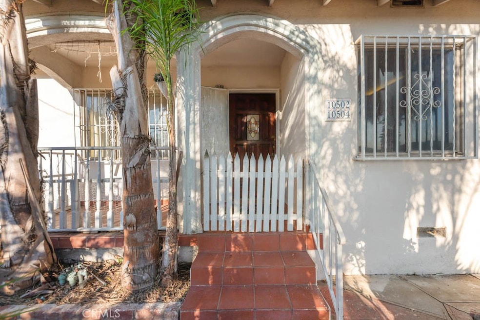 10502 Ravenswood Ave, Inglewood, CA 90304 - photo 1