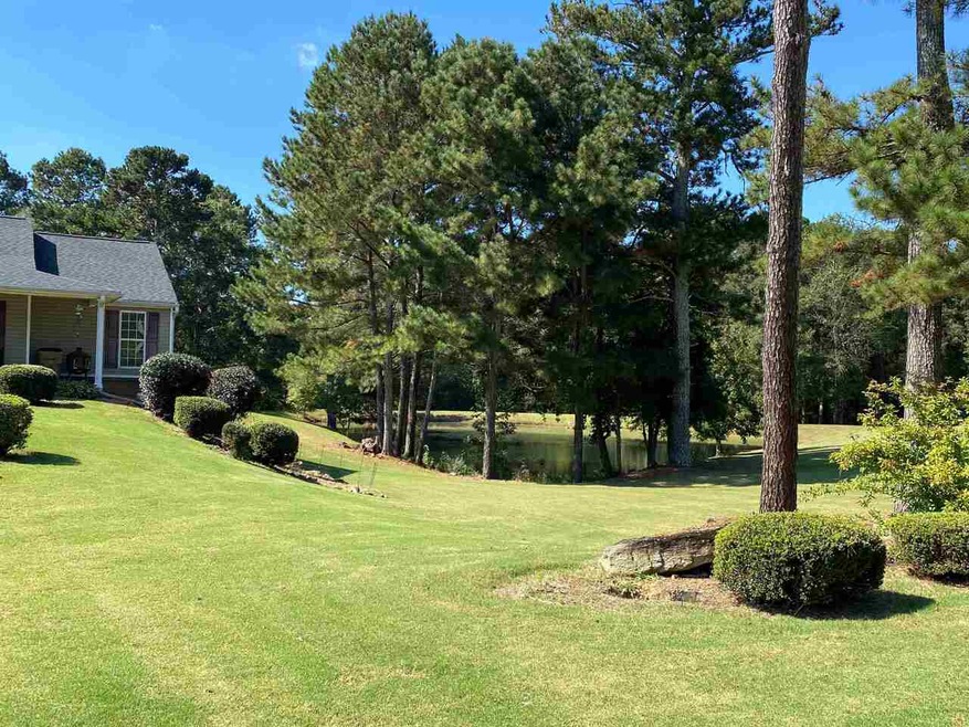 828 Custom Ln, Winder, GA 30680 - photo 1