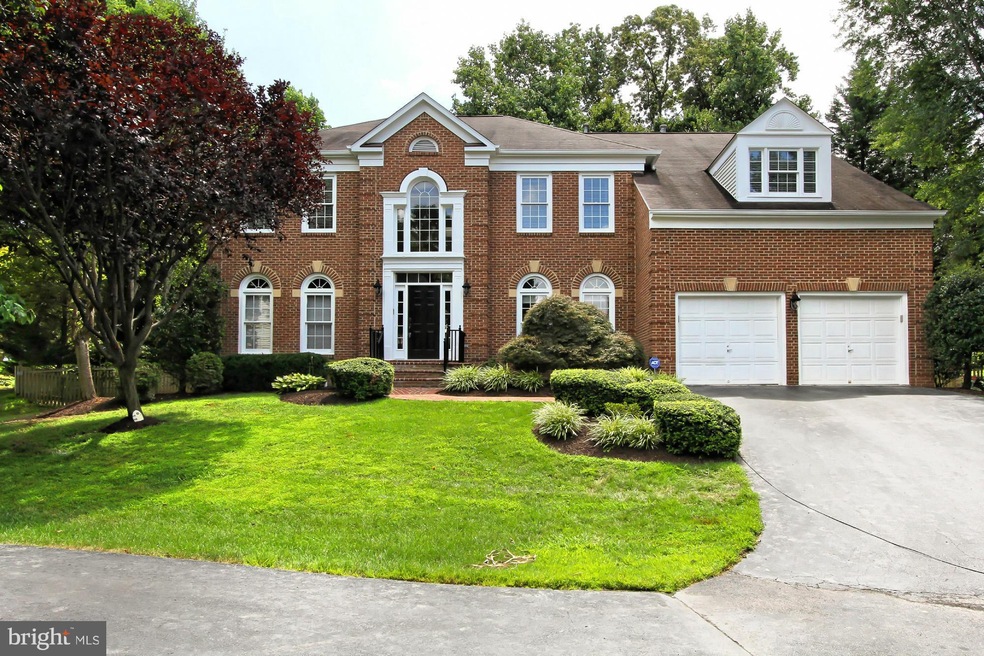 7925 Hollington Place, Fairfax Station, VA 22039 - photo 1