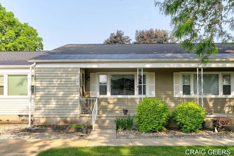 2-web-or-mls-1061-village-ln