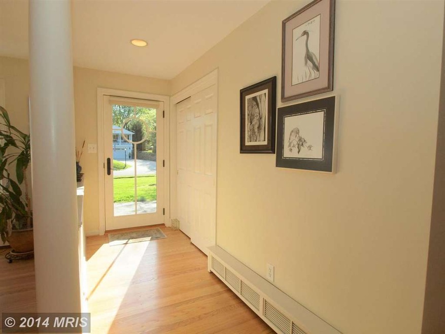 2044 Reynolds St, Falls Church, VA 22043 - photo 1