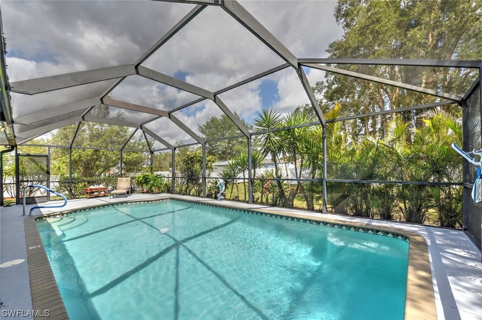 225 Manatee St, Fort Myers, FL 33913 - photo 1