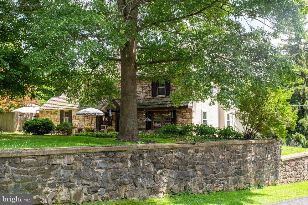 1125 Old Gravel Pike, Schwenksville, PA 19473 - photo 1