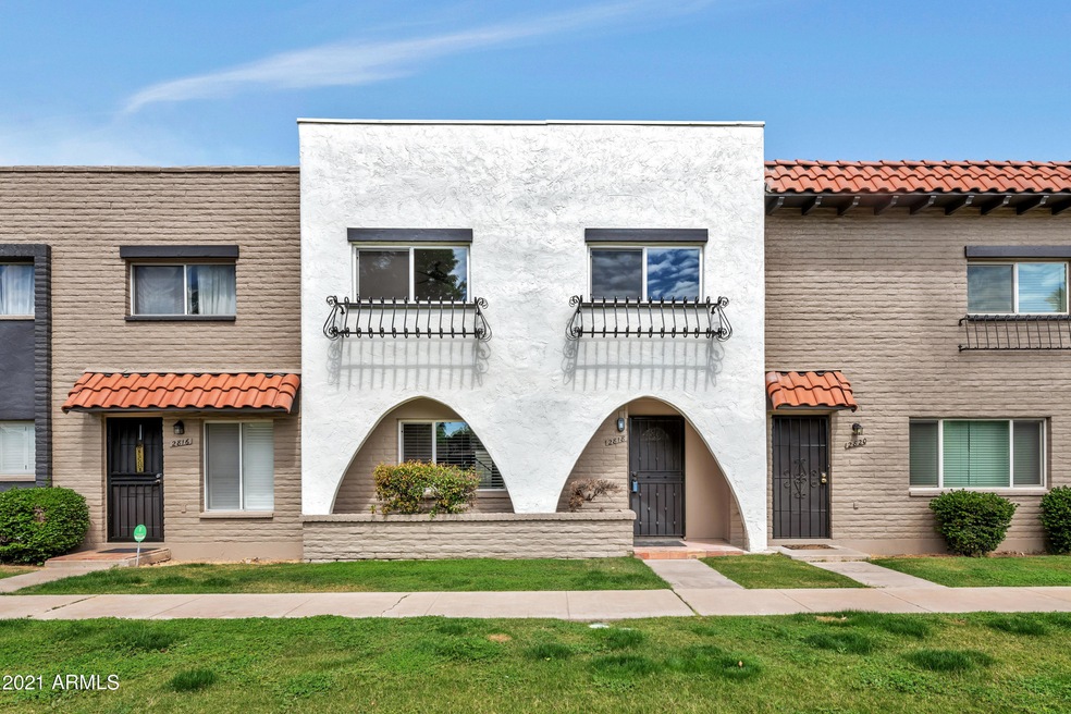 2618 E Clarendon Ave-print-001-024-2618