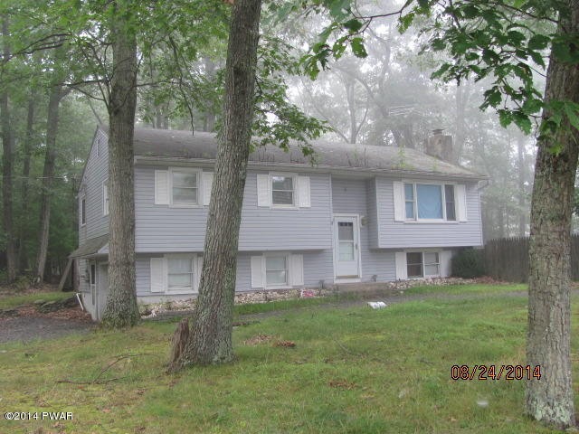 62 Kangaroo Ct, Bushkill, PA 18324 - photo 1