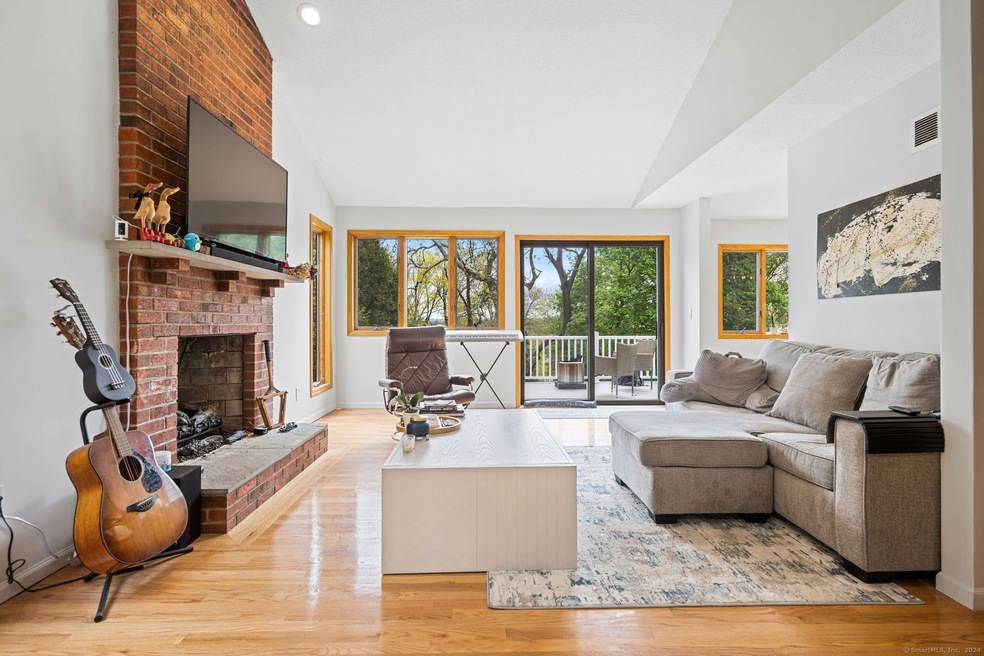 39 Brightwood Ln, West Hartford, CT 06110 - photo 1