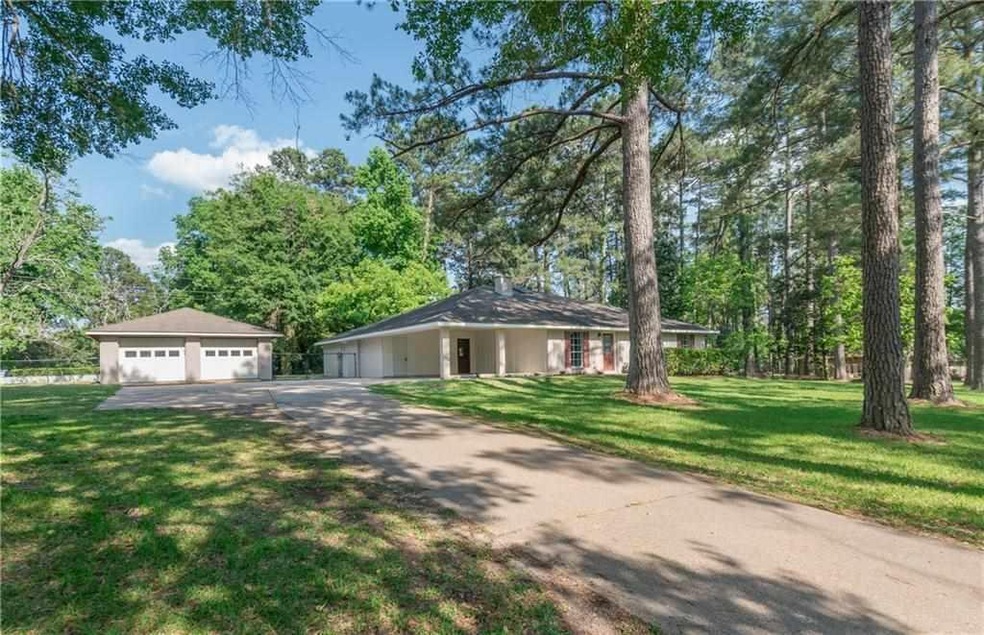 254 Oakwood Ln, Pineville, LA 71360 - photo 1