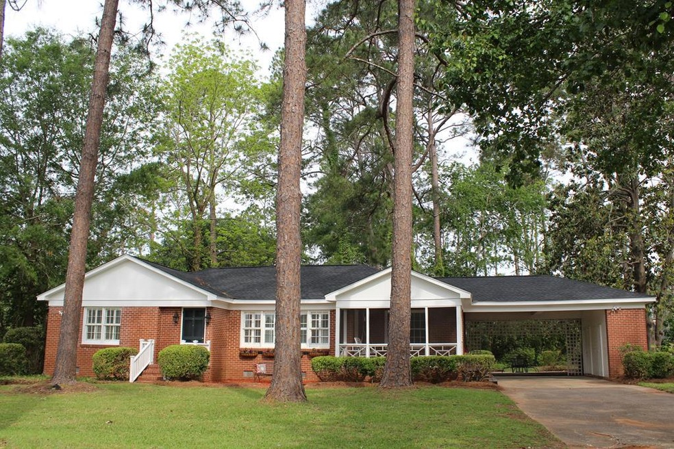 2108 Edgewater Dr, Albany, GA 31707 - photo 1