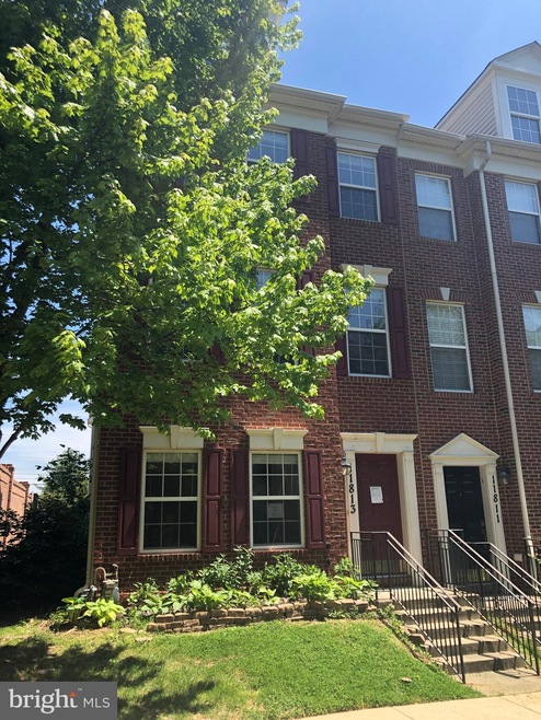 11813 Regents Park Dr, Germantown, MD 20876 - photo 1